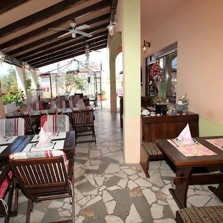 Pansion Ruza 3* Trogir