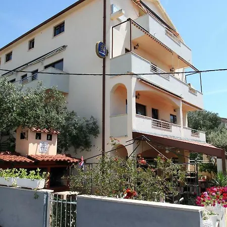 Pansion Ruza 3* Trogir