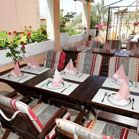 Pansion Ruza 3* Trogir